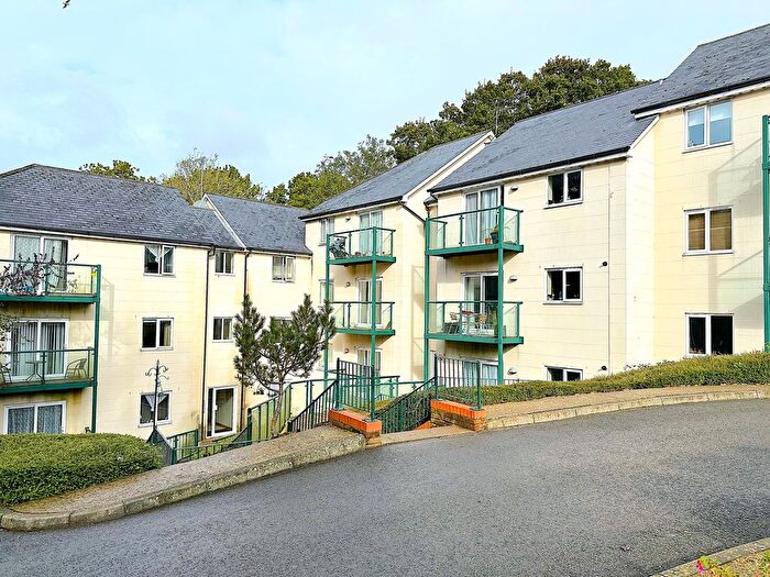 2 Bedroom Flat To Rent In Stone Court, Gillsmans Hill, St Leonards-On-Sea, TN38