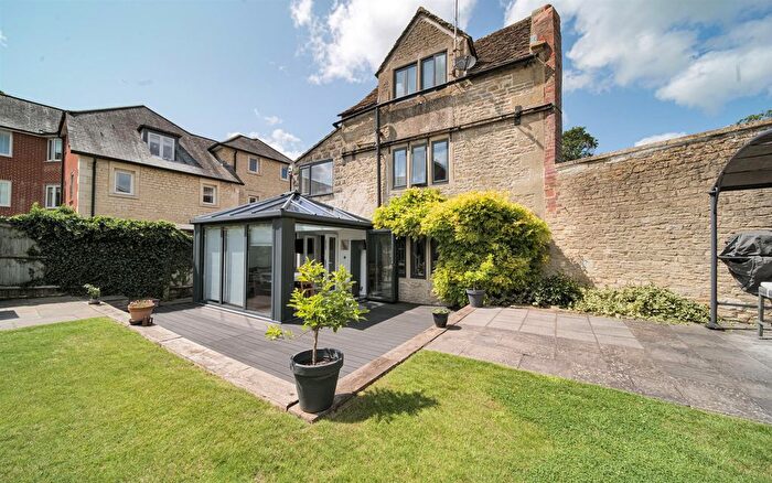 4 Bedroom End Terrace House For Sale In Lowbourne, Melksham, SN12