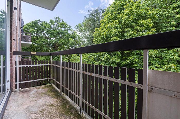 2 Bedroom Apartment To Rent In Kemnal Road, Chislehurst, BR7