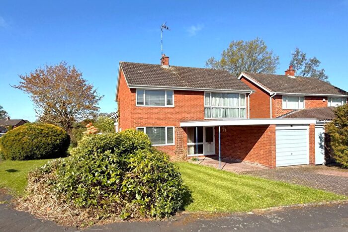 4 Bedroom Detached House For Sale In Berkeley Road, Kenilworth, CV8