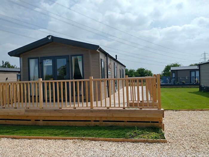 2 Bedroom Lodge For Sale In Willitoft, Goole, DN14