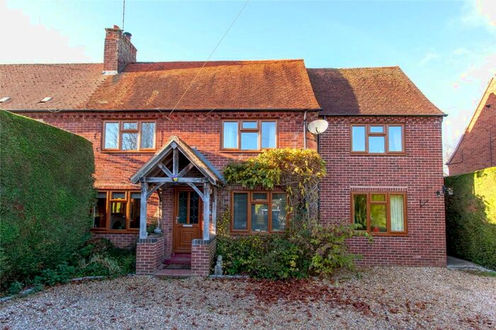 4 Bedroom Semi-Detached House For Sale In Emmens Close, Checkendon, Reading, Berkshire, RG8