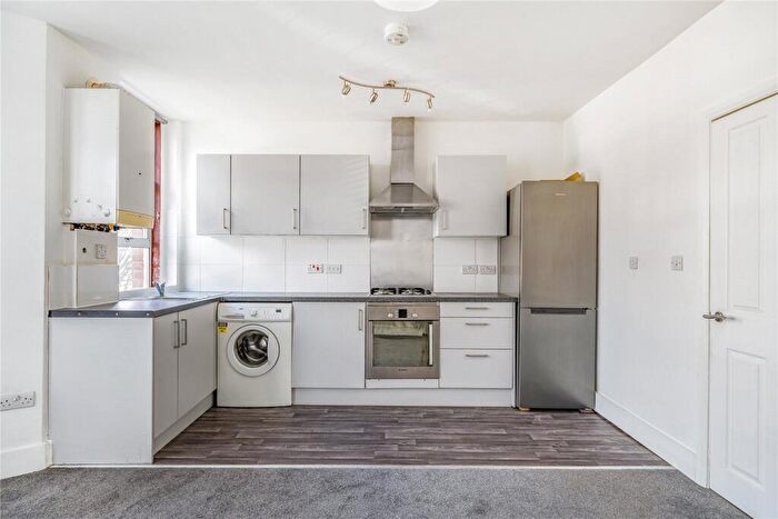 2 Bedroom Flat To Rent In Stanmore Road, Harringay, London, N15