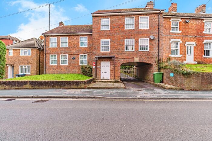 1 Bedroom Flat For Sale In West Street, East Grinstead, RH19