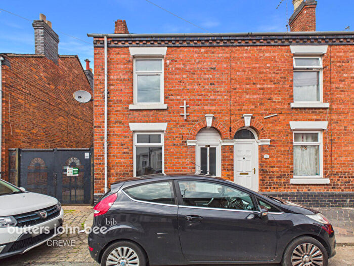 2 Bedroom End Of Terrace House For Sale In Myrtle Street, Crewe, CW2