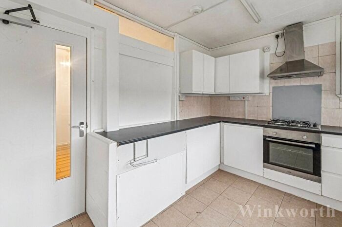 4 Bedroom House To Rent In Pinedene, Carlton Grove, London, SE15