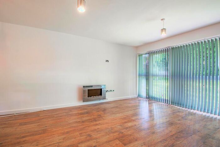 2 Bedroom Apartment To Rent In Pershore Road, Birmingham, West Midlands, B5