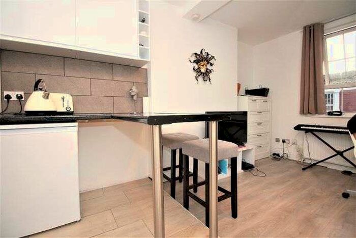 1 Bedroom Apartment To Rent In Wilmot Street, Bethnal Green, E2