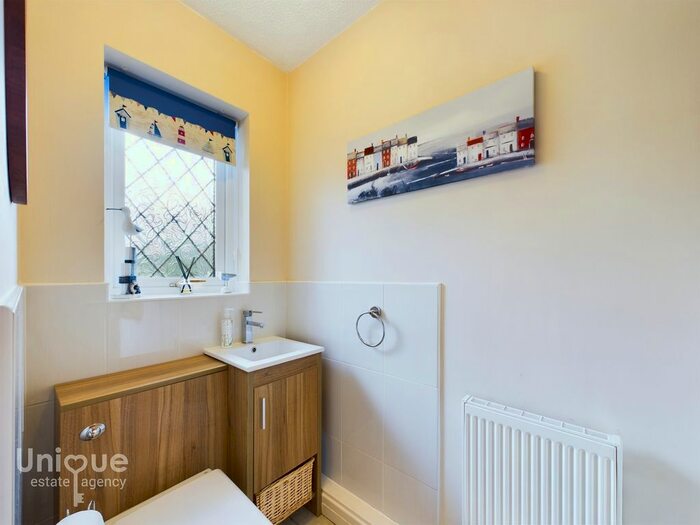 5 Bedroom Detached House For Sale In Trinity Gardens, Thornton-Cleveleys, FY5