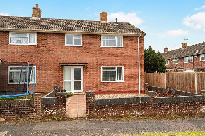 3 Bedroom Terraced House For Sale In Dartmouth Walk, Basingstoke, RG22
