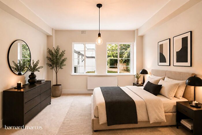 2 Bedroom Flat For Sale In Pages Lane, London, N10
