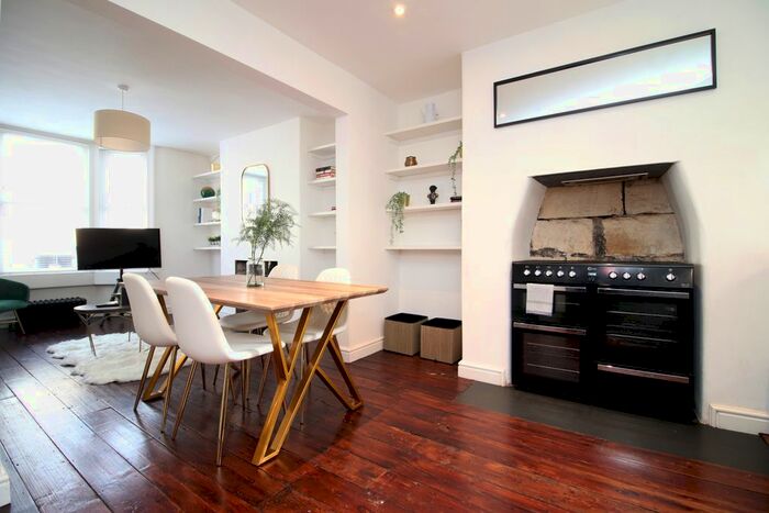 2 Bedroom Maisonette To Rent In Lorne Road, Bath, Somerset, BA2