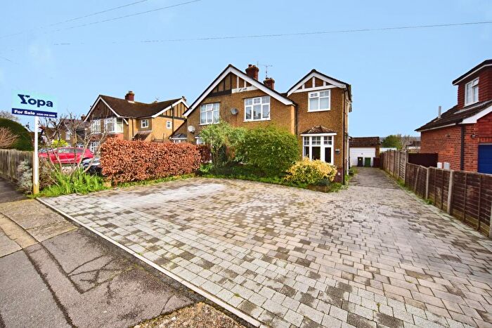 4 Bedroom Semi Detached House For Sale In Sycamore Crescent, Maidstone, ME16