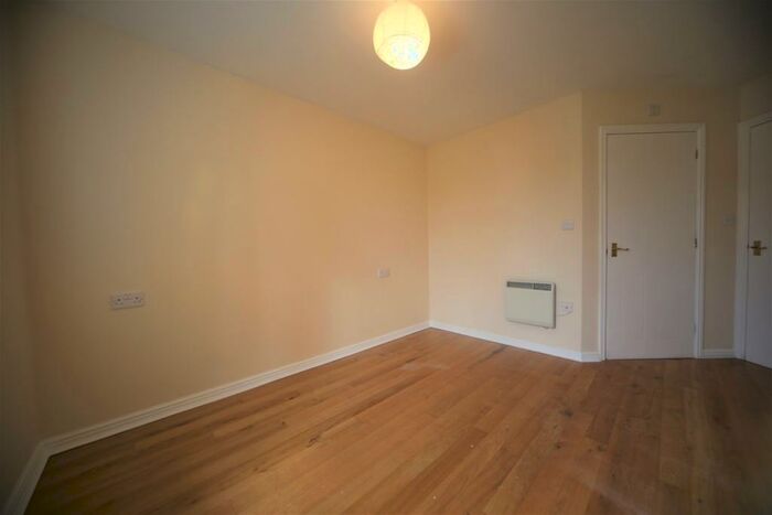 2 Bedroom Apartment To Rent In Scholars Walk, Langley, Slough, SL3