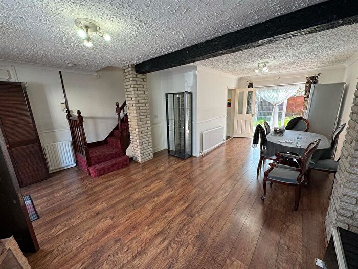 3 Bedroom End Of Terrace House To Rent In Dryfield Road, Edgware, HA8