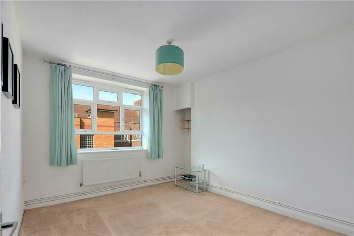 2 Bedroom Flat To Rent In Rivermead House, Homerton Road, London, E9