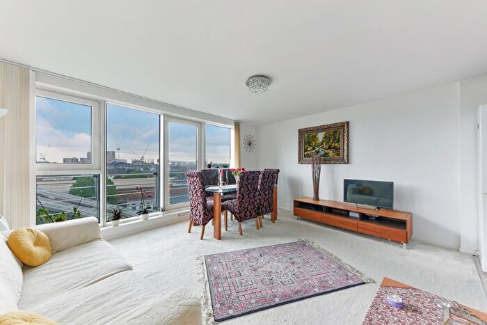 2 Bedroom Flat To Rent In Admiral House, Nine Elms, London, SW8