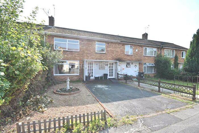 3 Bedroom Terraced House To Rent In Finch Road, Earley, RG6