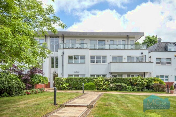 2 Bedroom Apartment To Rent In Staffordshire House, Broughton Avenue, London, N3