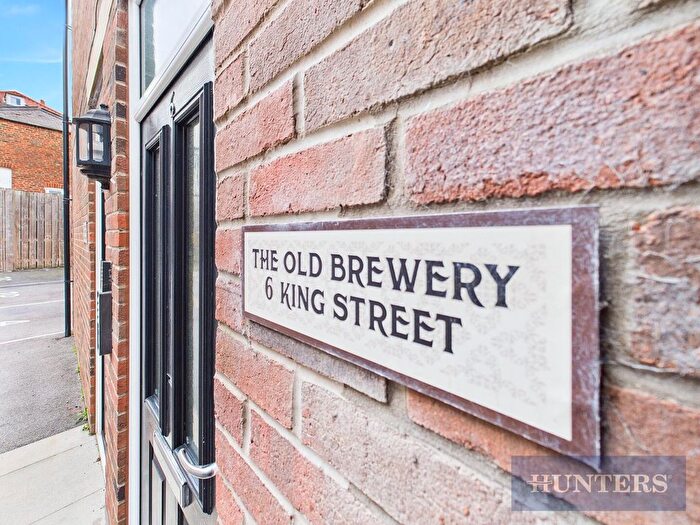 2 Bedroom Flat For Sale In King Street, Scarborough, YO11