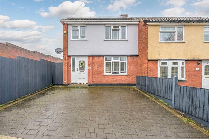 3 Bedroom Semi Detached House For Sale In Lime Street, Coseley, Bilston, WV14