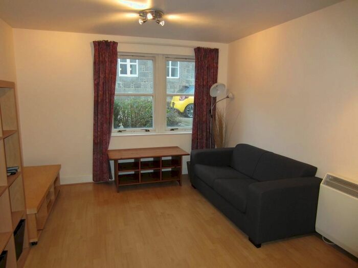2 Bedroom Flat To Rent In Crown Street, Aberdeen, AB11