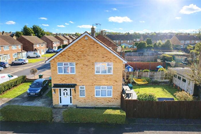4 Bedroom Semi-Detached House For Sale In Salisbury Avenue, Swanley, Kent, BR8