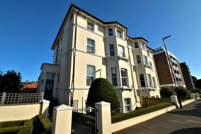 2 Bedroom Flat To Rent In Hardwick Road, Eastbourne, BN21