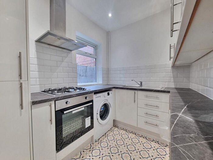 3 Bedroom Terraced House To Rent In Jarrom Street, Leicester, LE2