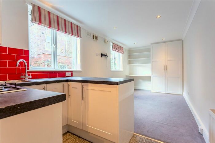 Studio To Rent In Overstone Road, London W6