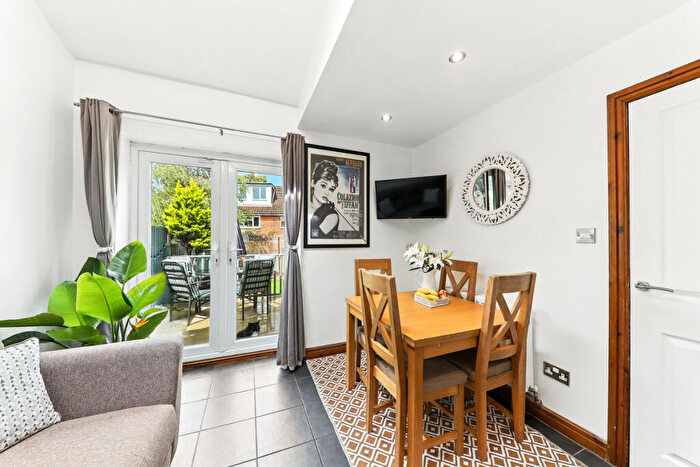 4 Bedroom Semi-Detached House For Sale In Maylea Drive, Otley, LS21