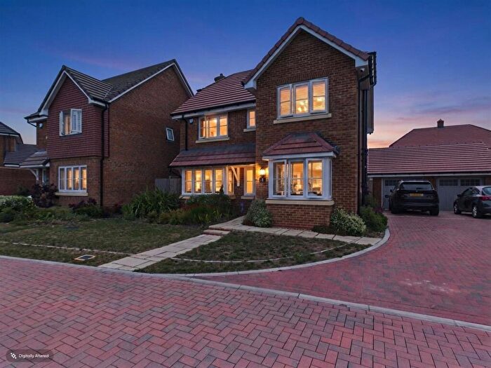 4 Bedroom Detached House For Sale In Walnut Tree Grove, Hoo, Rochester, ME3