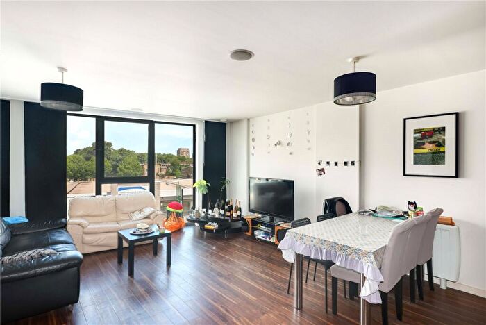 2 Bedroom Flat To Rent In Lavender House, B Ratcliffe Cross Street, London, E1