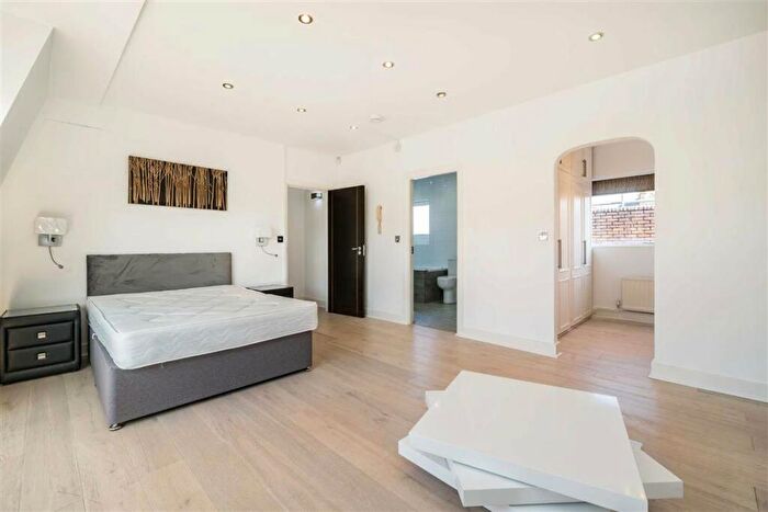 3 Bedroom Flat To Rent In Linhope Street, London, NW1