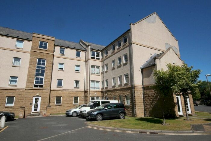 2 Bedroom Flat To Rent In Dicksonfield, Edinburgh, EH7