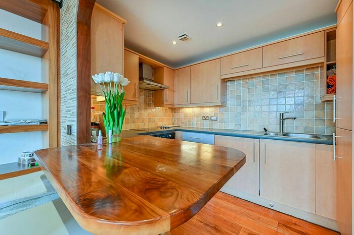 1 Bedroom Flat To Rent In Holland Gardens, Brentford, TW8