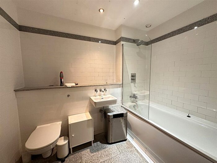 1 Bedroom Flat For Sale In Advent /, Isaac Way, Manchester, M4