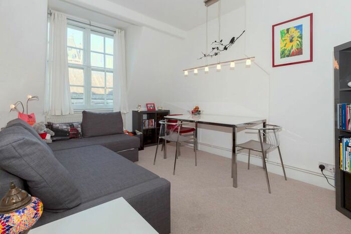 1 Bedroom Flat To Rent In Bidborough Street, London, WC1H