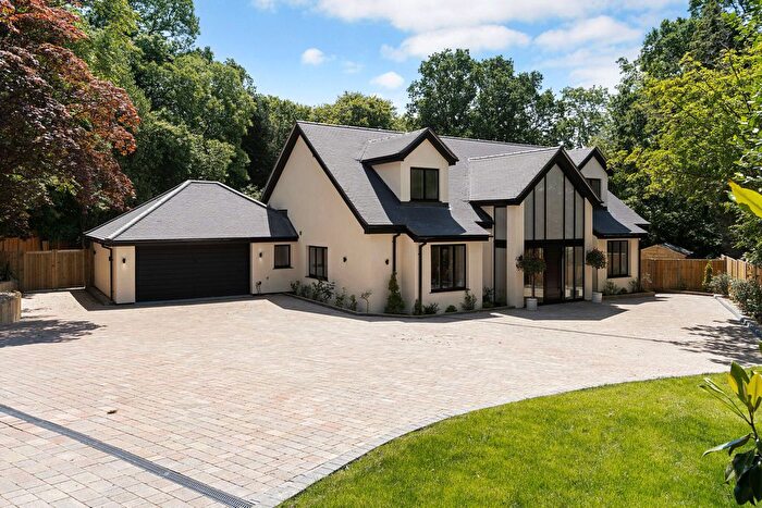 4 Bedroom Detached House For Sale In The Paddock, Haslemere, GU27