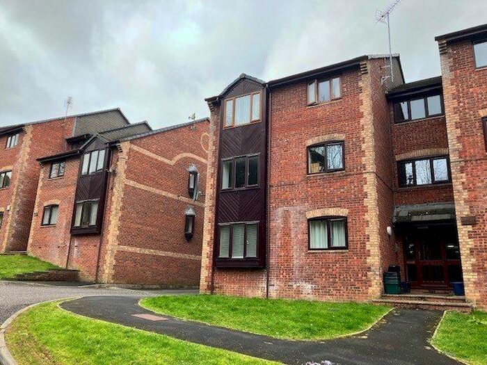 1 Bedroom Flat To Rent In Rena Hobson Court, Tiverton, EX16