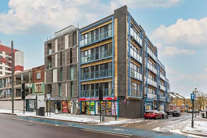 2 Bedroom Apartment To Rent In Wise Road, London, E15