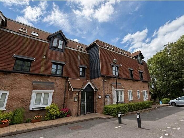 2 Bedroom Flat To Rent In Thorney Mill Road, West Drayton, UB7
