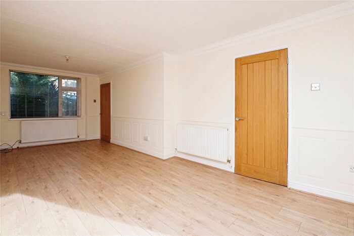 3 Bedroom End Of Terrace House For Sale In Pinewood Gardens, Clifton, Nottingham, NG11