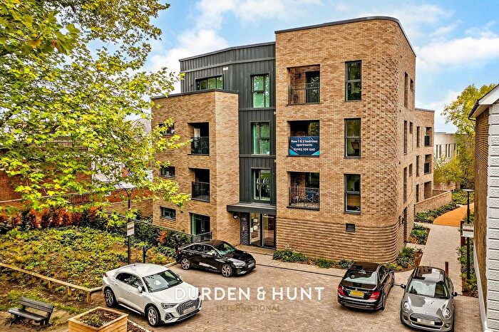 1 Bedroom Flat For Sale In High Street, Epping, CM16