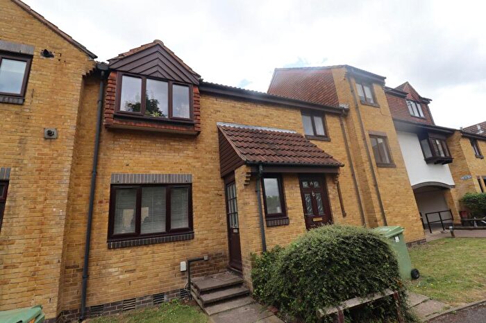 2 Bedroom Maisonette To Rent In Somerford Way, Rotherhithe, SE16