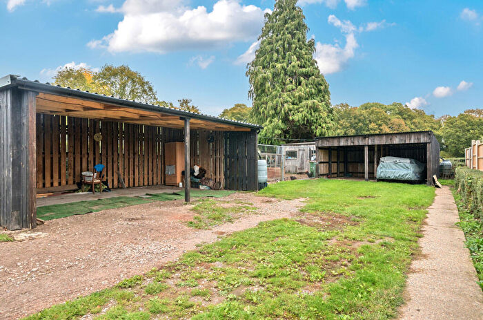 2 Bedroom Bungalow For Sale In Pitmore Road, Allbrook, Hampshire, SO50