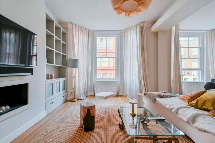 3 Bedroom Flat To Rent In York Street, Marylebone, London, W1H