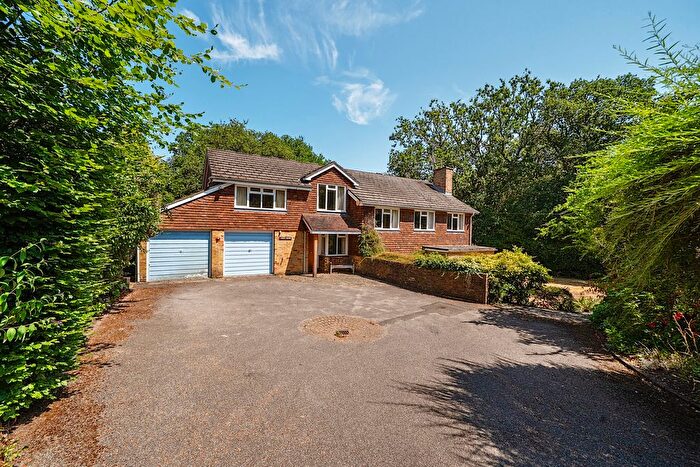 5 Bedroom Detached House For Sale In Lynch Road, Farnham, GU9