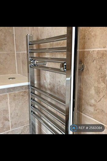 2 Bedroom Flat To Rent In Jansel Square, Aylesbury, HP21