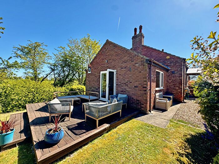 2 Bedroom Detached Bungalow For Sale In Silverwell Cottage Yarburgh Road Alvingham Louth, LN11